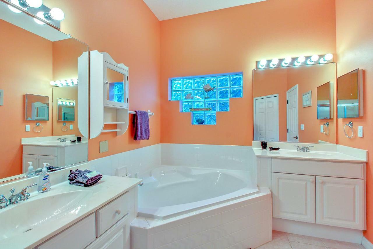 Water'S Edge Villa แบรเดนตัน ภายนอก รูปภาพ